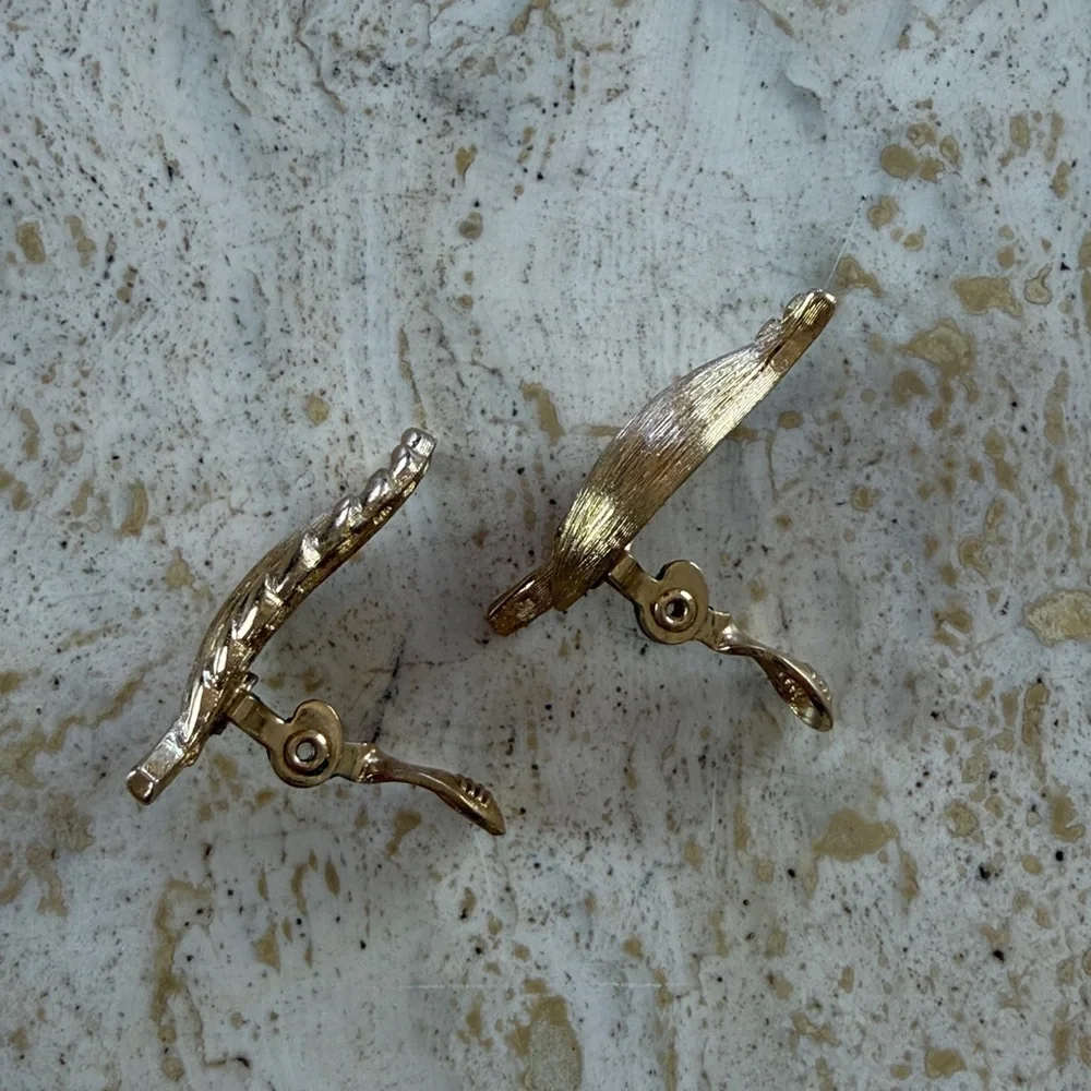 Vintage Monet Gold Tone Clip-On Leaf/Feather Earrings • Statement Jewelry
